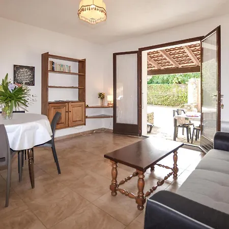 Gorgeous In Querciolo With Swimming Pool Venzolasca