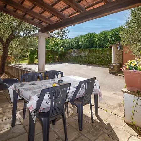 Gorgeous In Querciolo With Swimming Pool Feriehus Venzolasca