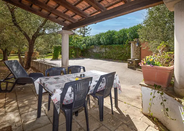 Stunning In Querciolo 度假居 Venzolasca